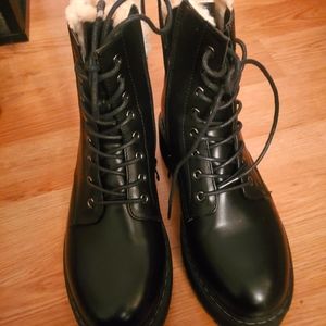Steve Madden size 9 boots. Never worn/ brand new